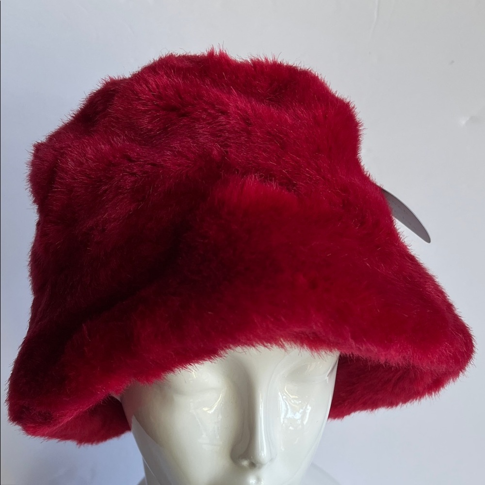 Red Faux Fur Bucket Hat Quilted Lining Luxurious NWT